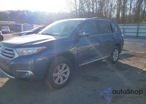 2013 Toyota Highlander Base Plus V6 из США, поврежденный, VIN 5TDBK3EH9DS221490